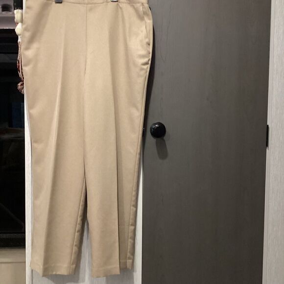 NWOT. Alfred Dunner Women’s Size 20 Tan Polyester Dress Slacks - Picture 4 of 10